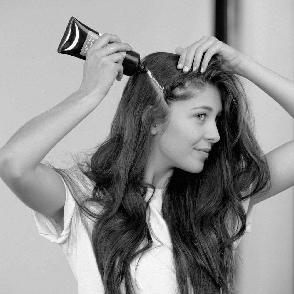 Masque Purifiant Avant Shampoing a L'argile Blanche Maschera Purificante PreShampoo 200 ml_SIS169310_Sisley-5