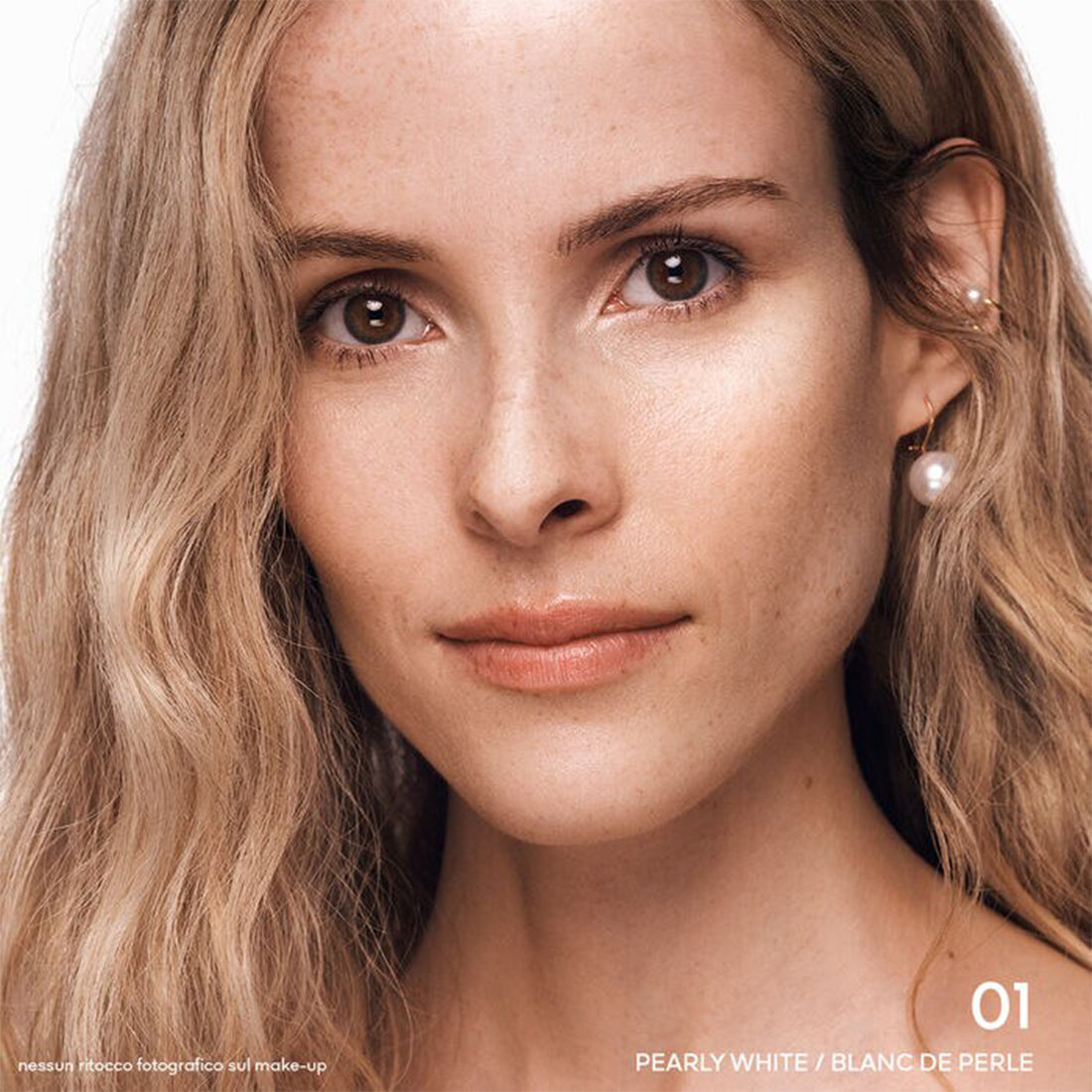 Meteorites Perle di Poudre Rivelatrici di Luminosità 01 Pearly White_GUE044150_Guerlain-4