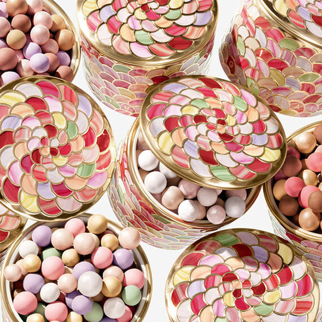 Meteorites Perle di Poudre Rivelatrici di Luminosità 03 Warm-Dorè
_GUE043877_Guerlain-5