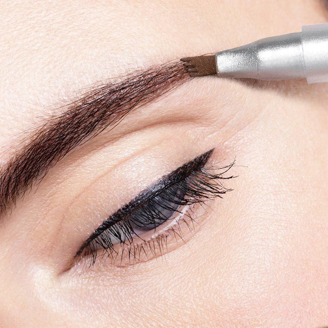 Micro Tattoo Brow Artist 103 Dark Blonde_COR39008_L'Oreal-3
