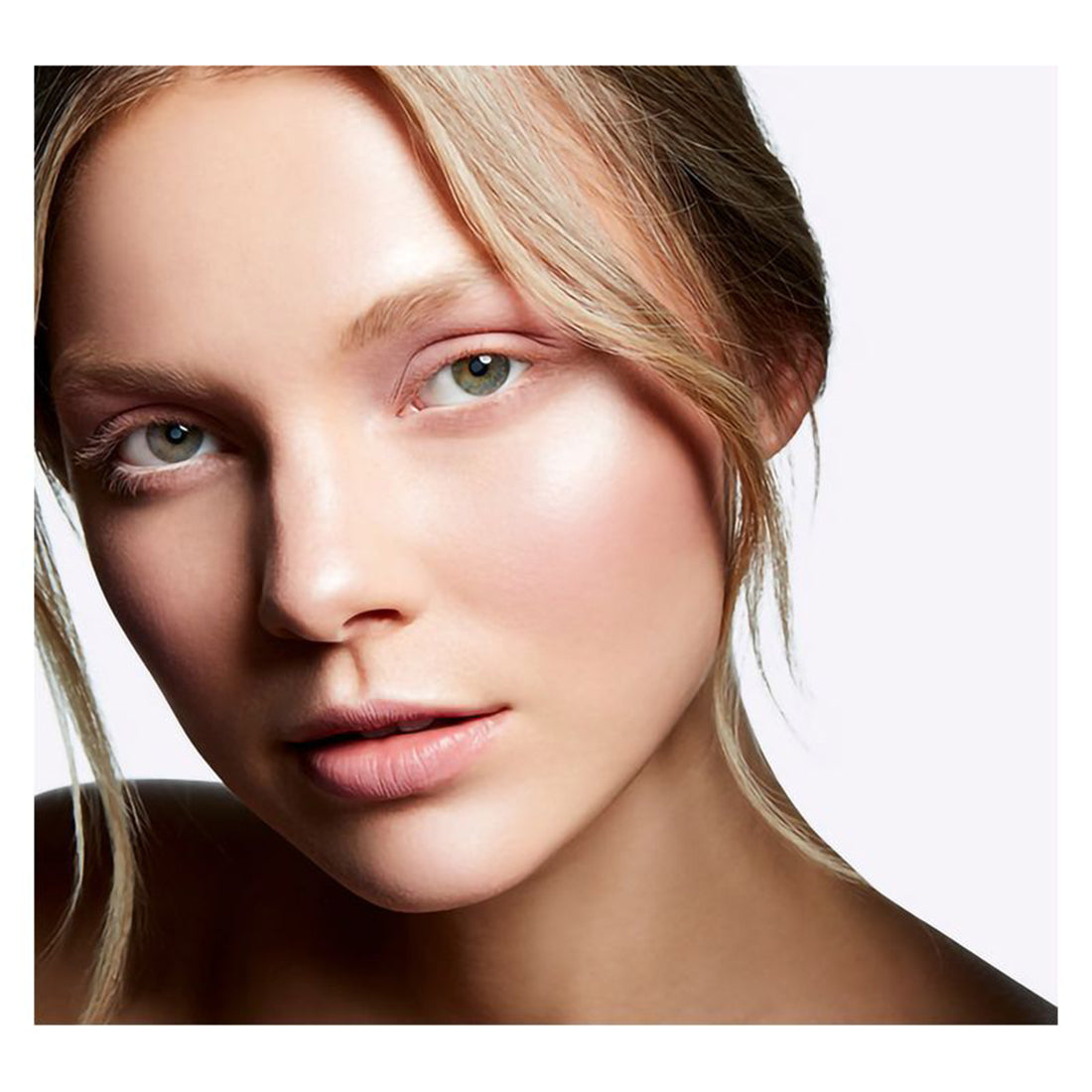 Mineralize Skinfinish Illuminante in Polvere Soft And Gentle_MACMT1329_MAC-4