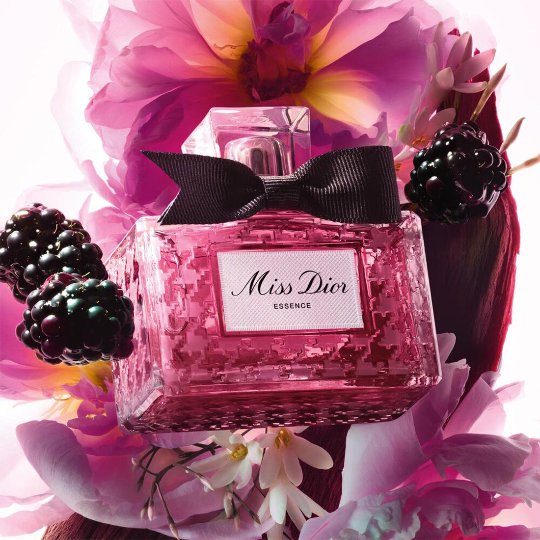 Miss Dior Essence  Essence de parfum – note floreali, legnose, golose 80 ML_CD 000000262_Dior-3