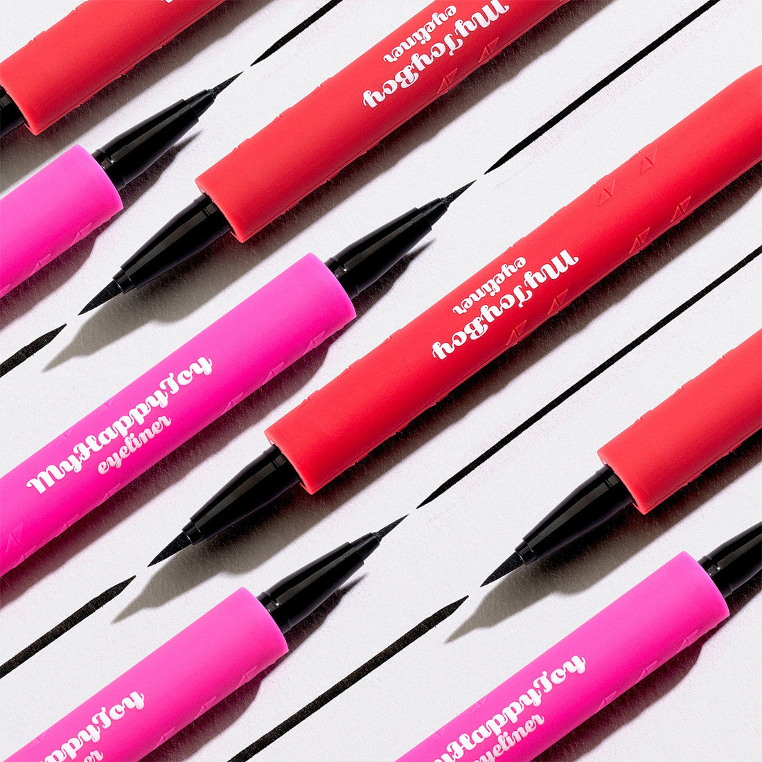 My Happy Toy Eyeliner Black_DDP106052_Diego Dalla Palma-7