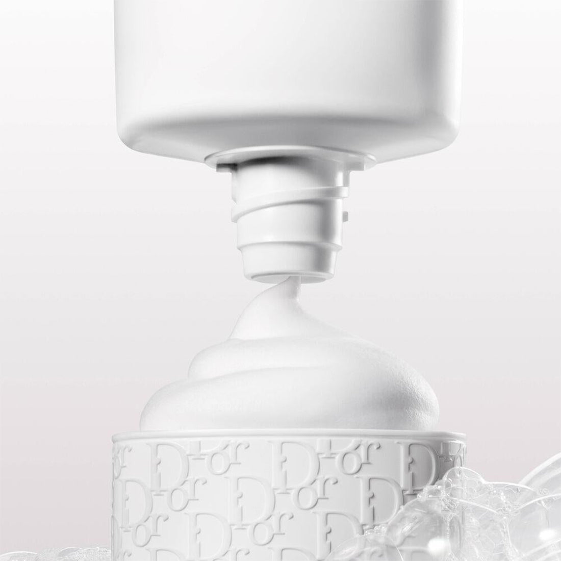 La Mousse OFF/ON Mousse detergente, purificante e idratante per il viso 150 ML_CDE000000428_Dior-2