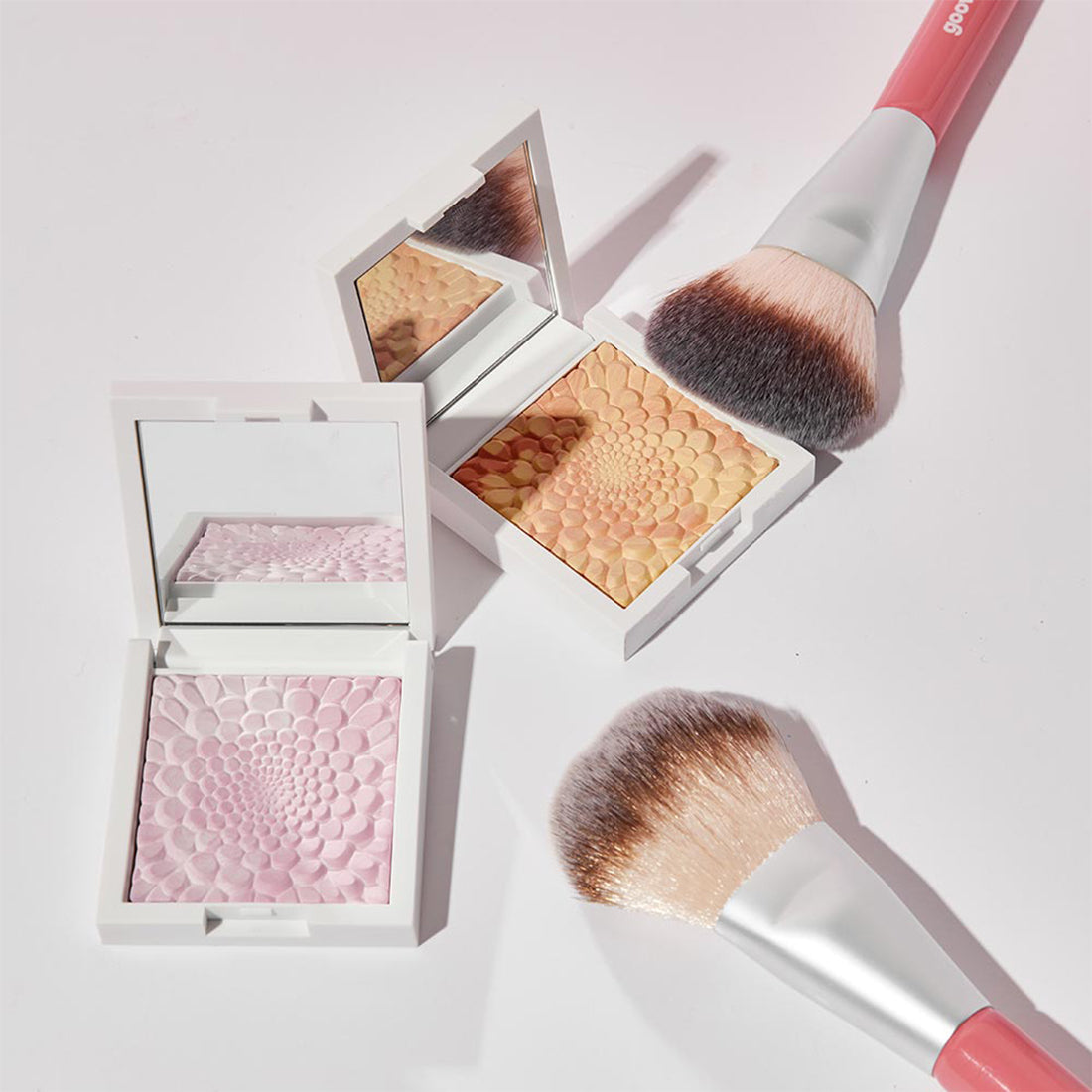 One Last Touch Blotting Powder  Cipria Opacizzante  01_GOO8643_GOOVI-3