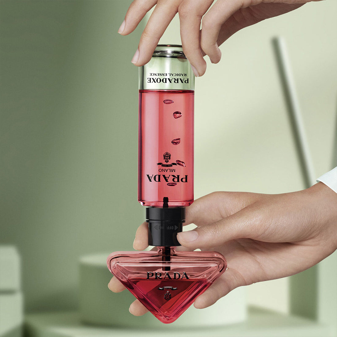 Paradoxe Radical Essence Eau De Parfum 90 ml_PRALF209600_Prada-4