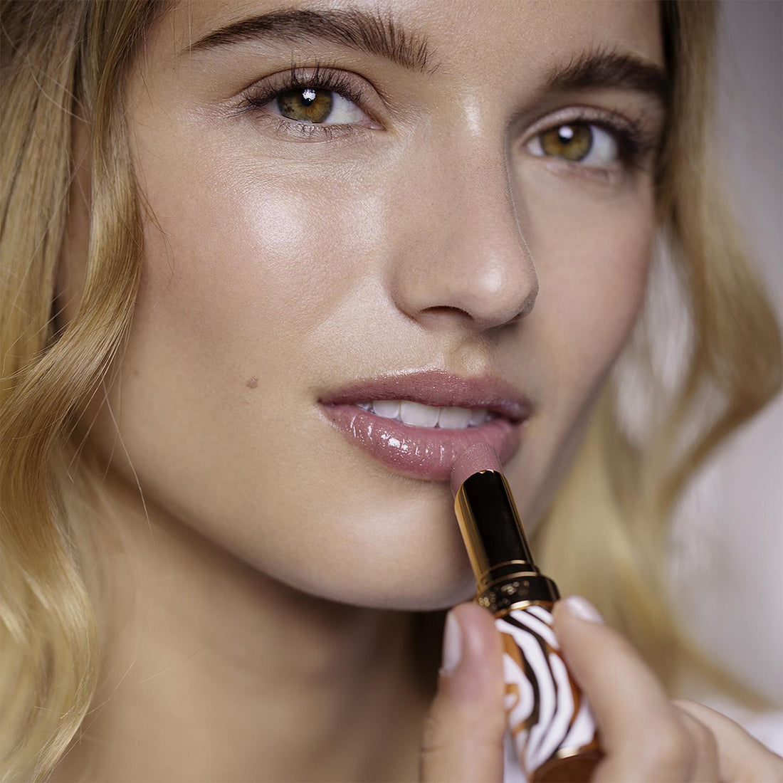 Phyto-Rouge Shine Balsamo Labbra Colorato 13 Beverly Hills_SIS170512_Sisley-6