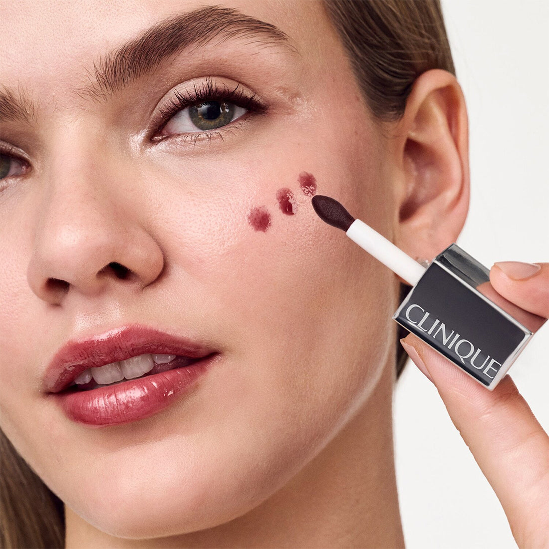Pop Lip e Cheek Oil Black Honey_CLIVAB704_Clinique-3