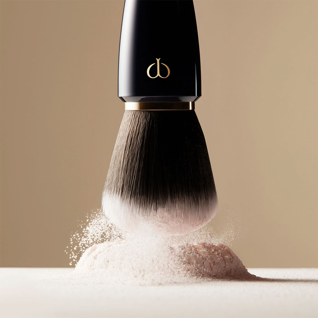 Powder Brush Pennello Polveri_CDP10117773101_CLE' DE PEAU BEAUTE'-2