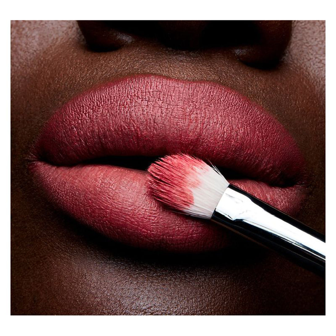 Powder Kiss Lipstick Rossetto Matte A Little Tamed_MACS4K001_MAC-2