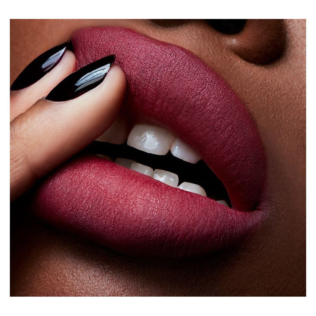 Powder Kiss Lipstick Rossetto Matte Burning Love_MACS4K017_MAC-2