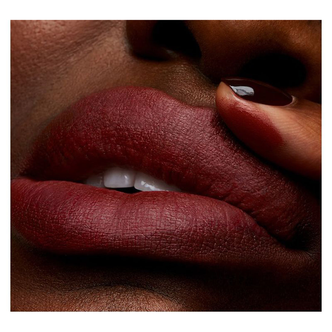 Powder Kiss Lipstick Rossetto Matte Devoted To Chili_MACS4K031_MAC-2