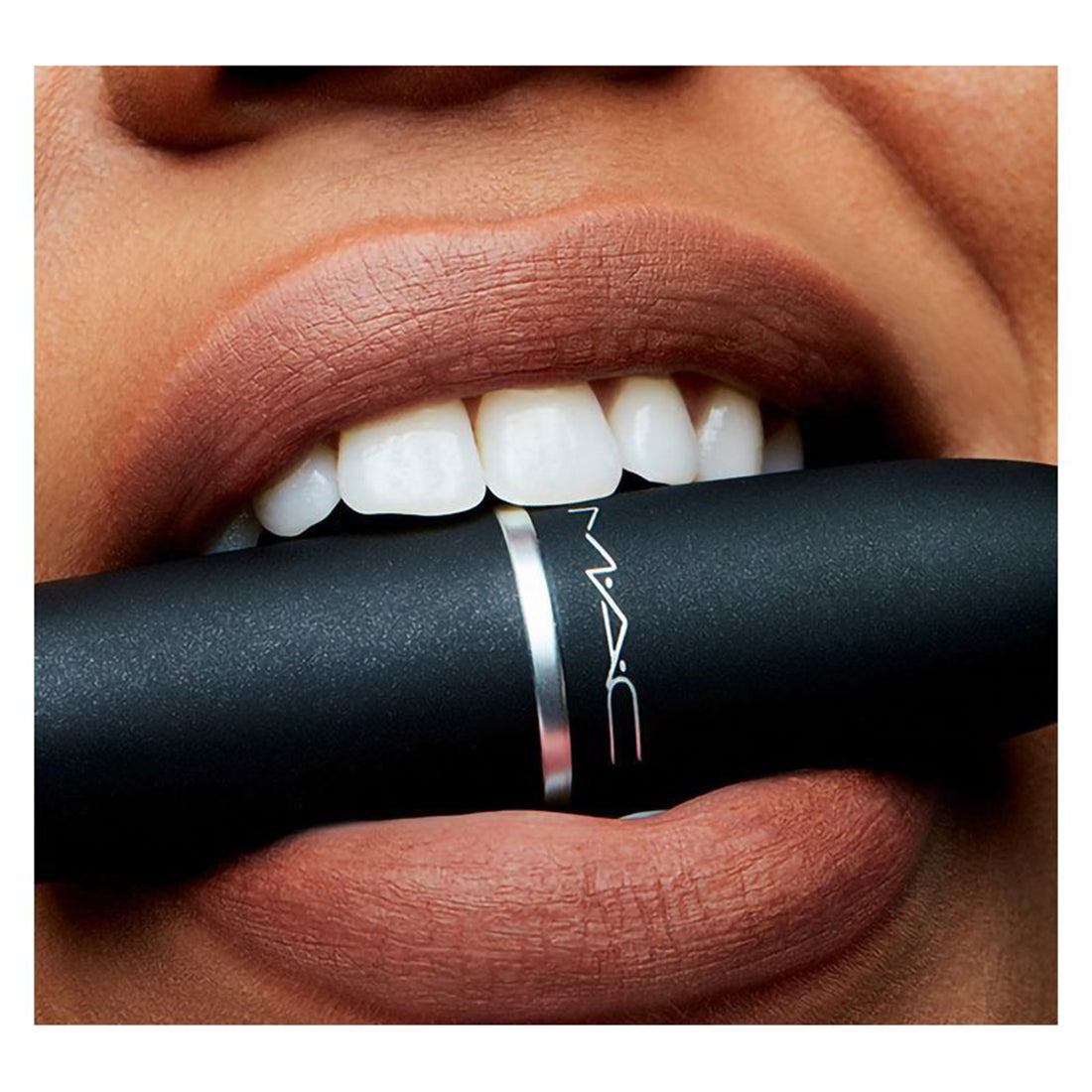 Powder Kiss Lipstick Rossetto Matte Impulsive_MACS4K027_MAC-3