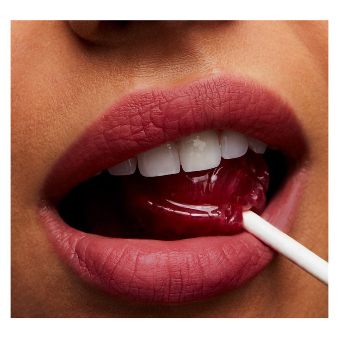 Powder Kiss Lipstick Rossetto Matte Reverence_MACS4K039_MAC-3