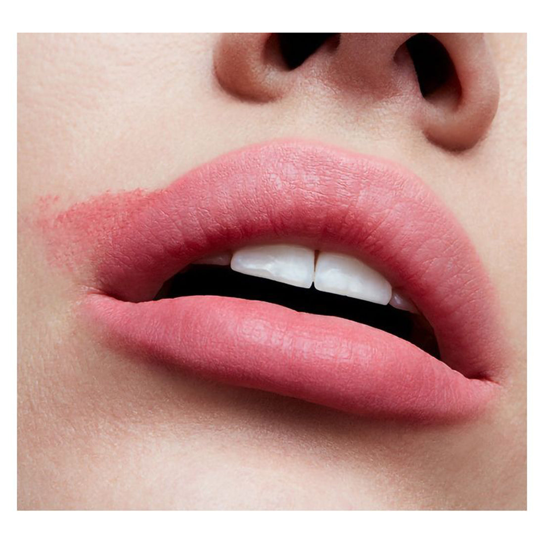 Powder Kiss Lipstick Rossetto Matte Sultriness_MACS4K013_MAC-4