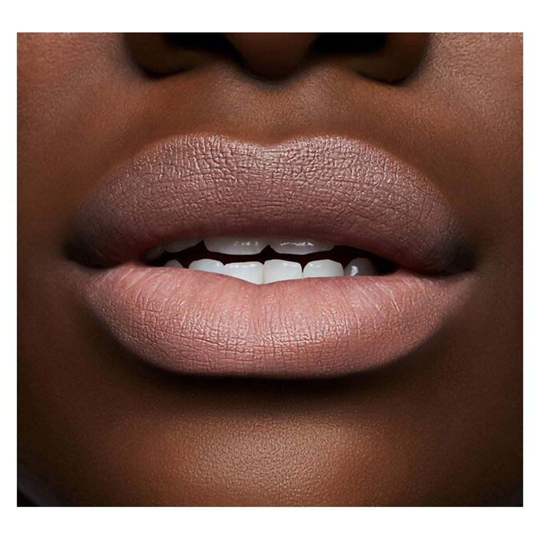 Powder Kiss Liquid Lipcolor Rossetto Liquido Date Maker_MACSJC214_MAC-4