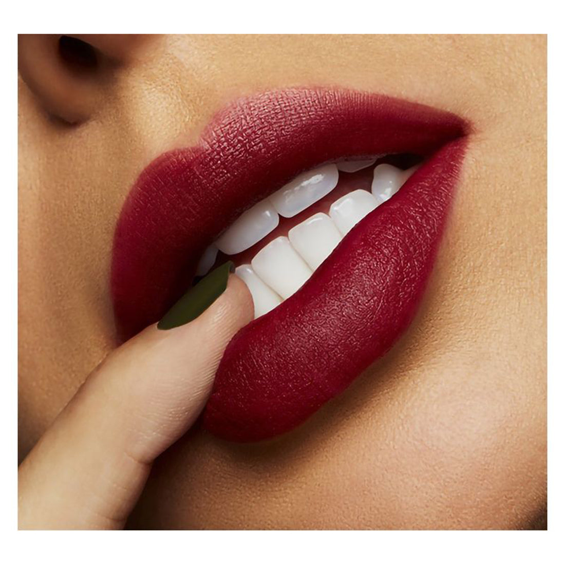 Powder Kiss Liquid Lipcolor Rossetto Liquido Make Love To The Camera_MACSJC212_MAC-4