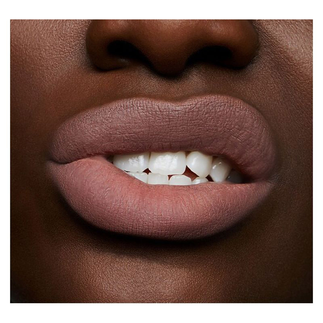 Powder Kiss Liquid Lipcolor Rossetto Liquido Mull It Over_MACSJC207_MAC-4