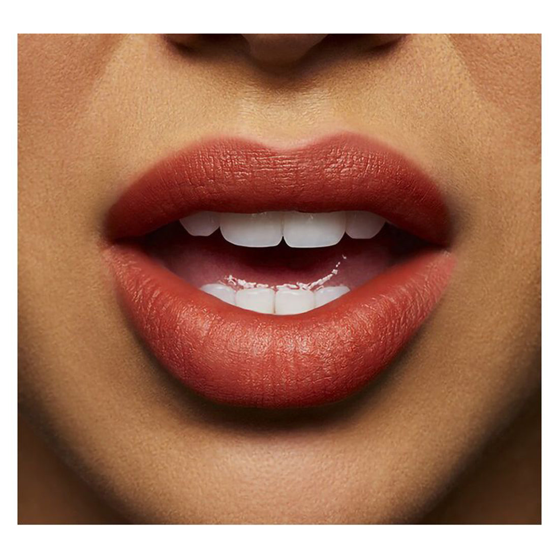 Powder Kiss Liquid Lipcolor Rossetto Liquido Sorry Not Sorry_MACSJC217_MAC-3