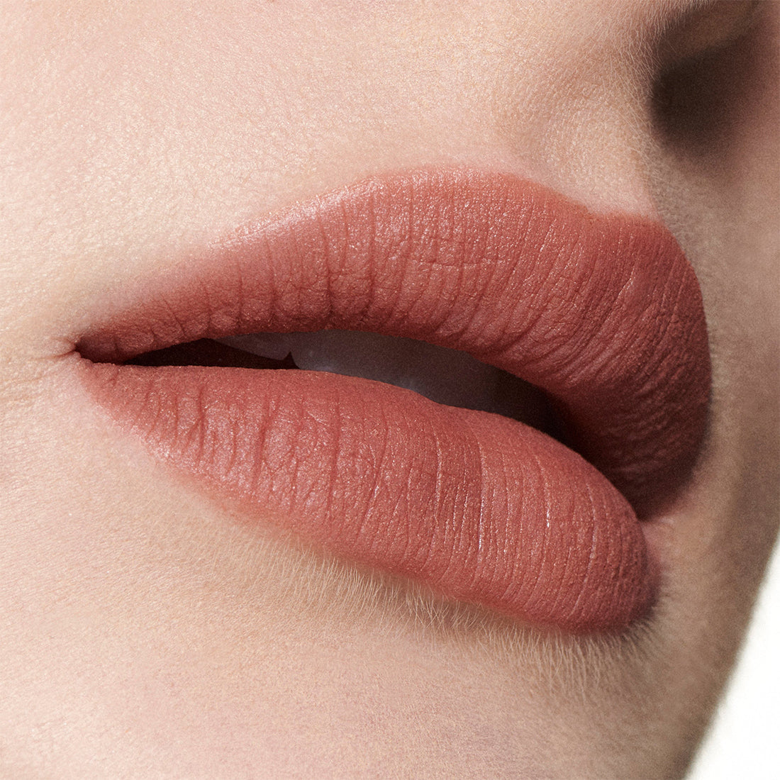 Powder Kiss Liquid Lipcolour Rossetto Liquido Taken_MACNSJC244_MAC-4