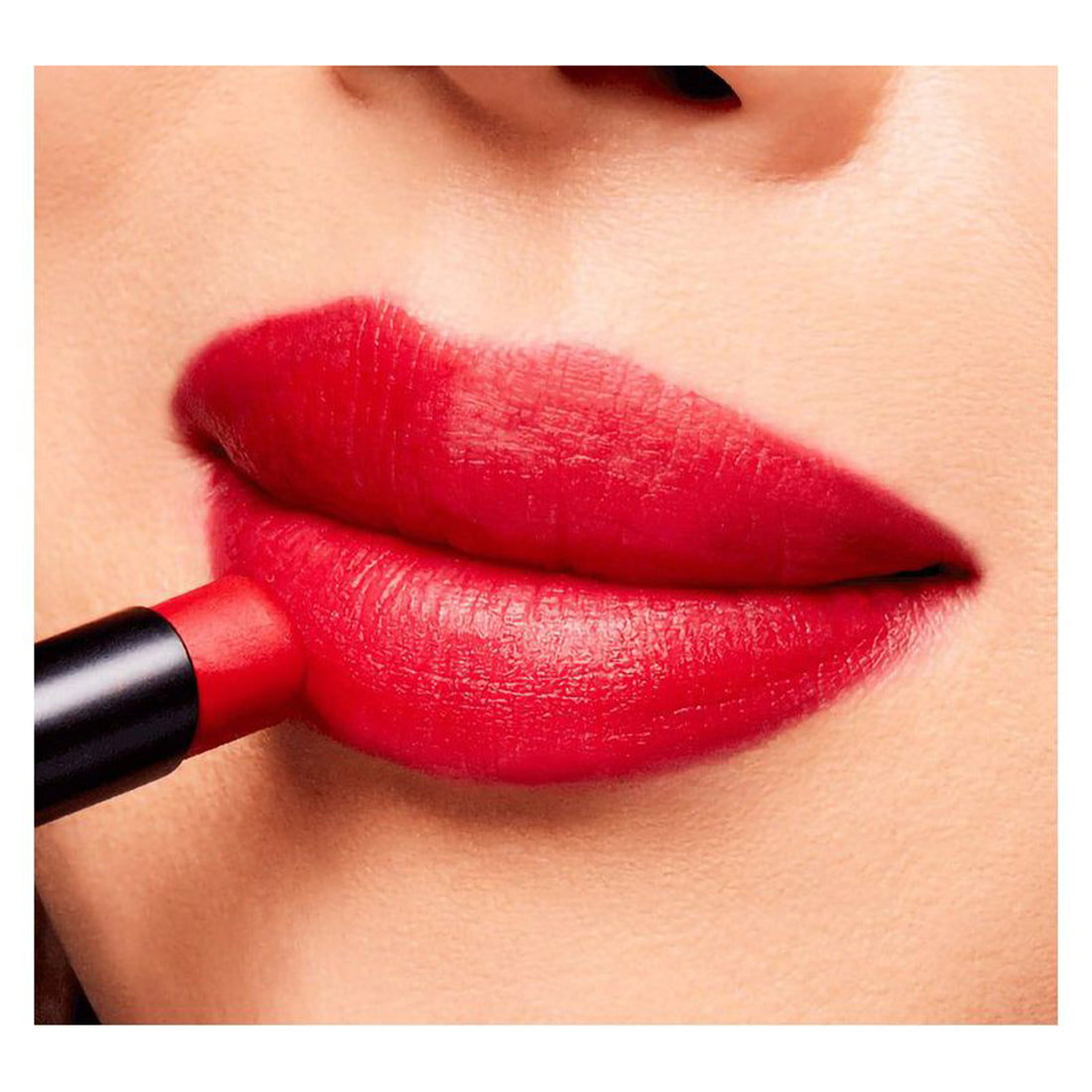 Powder Kiss Velvet Blur Slim Stick Rossetto Matte Idratante Ruby New_MACNX6602_MAC-5