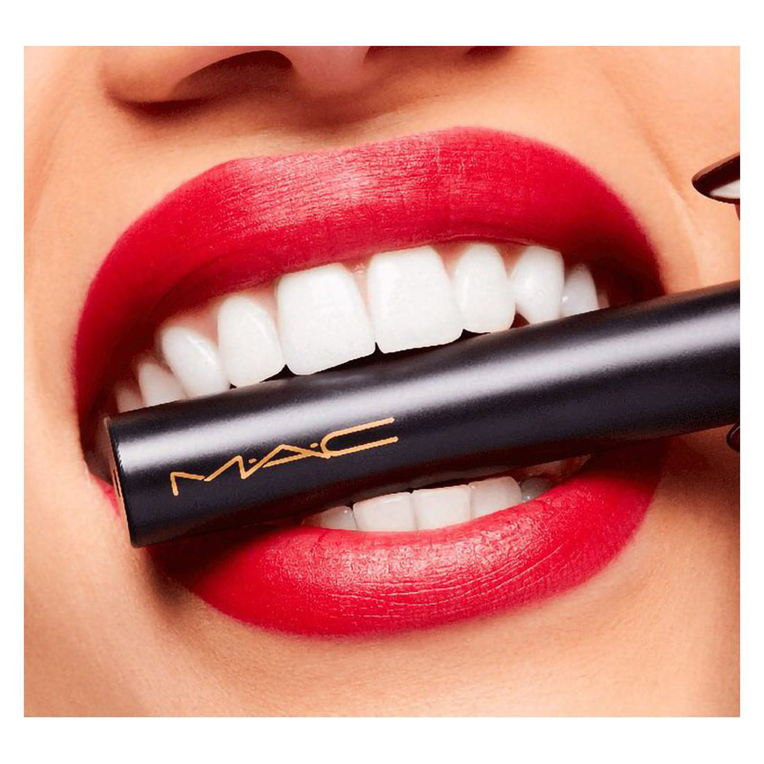 Powder Kiss Velvet Blur Slim Stick Rossetto Matte Idratante Ruby New_MACNX6602_MAC-6