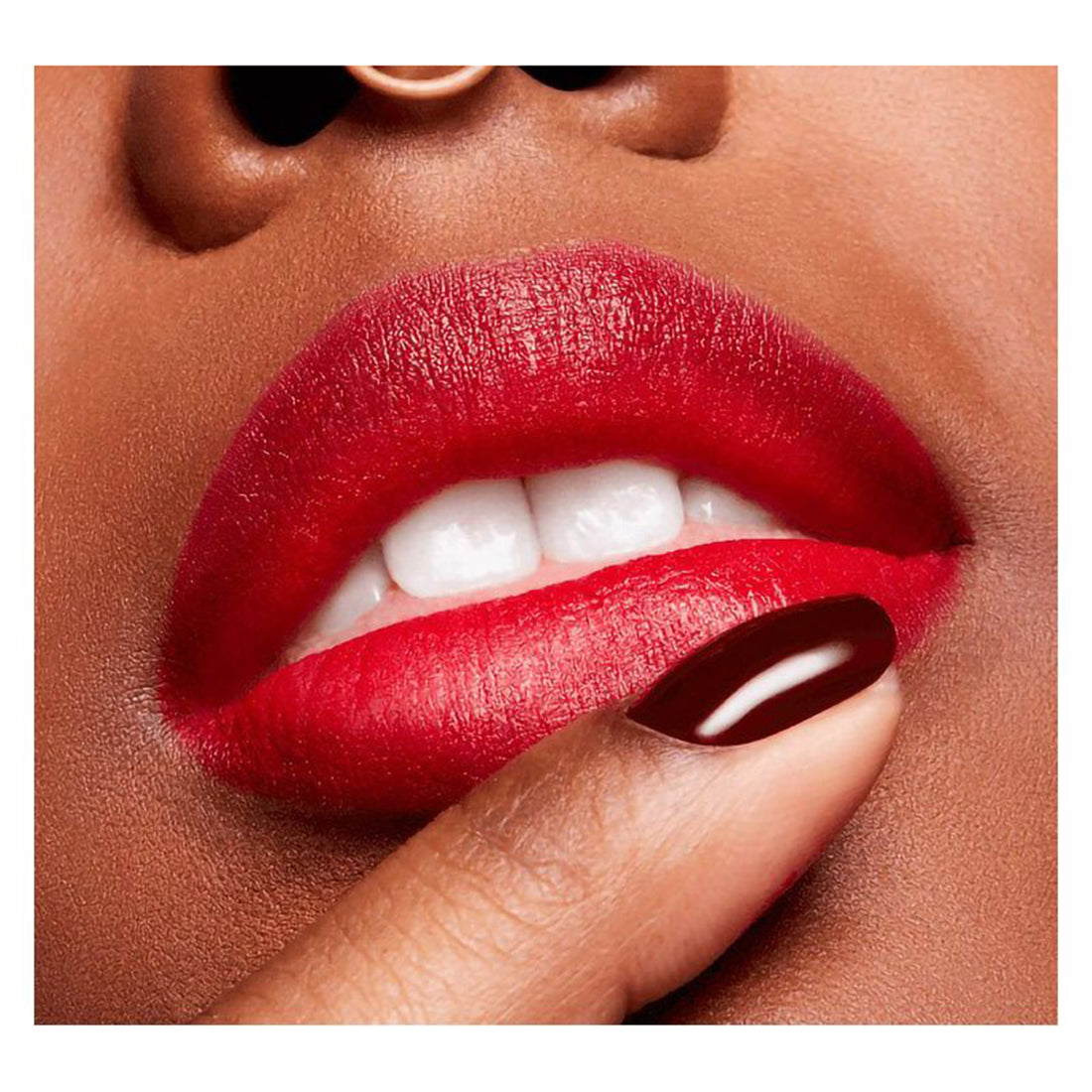 Powder Kiss Velvet Blur Slim Stick Rossetto Matte Idratante Ruby New_MACNX6602_MAC-7