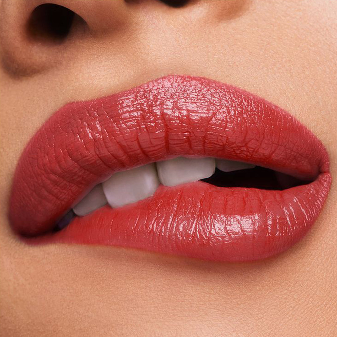 Pure Color Desire Cream Lipstick Rossetto 131 Bois De Rose_ESTGRFT57_Estee Lauder-2