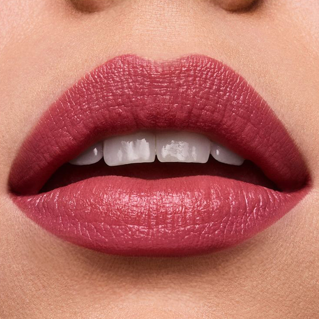 Pure Color Desire Cream Lipstick Rossetto 220 Powerful_ESTGRFT06_Estee Lauder-2