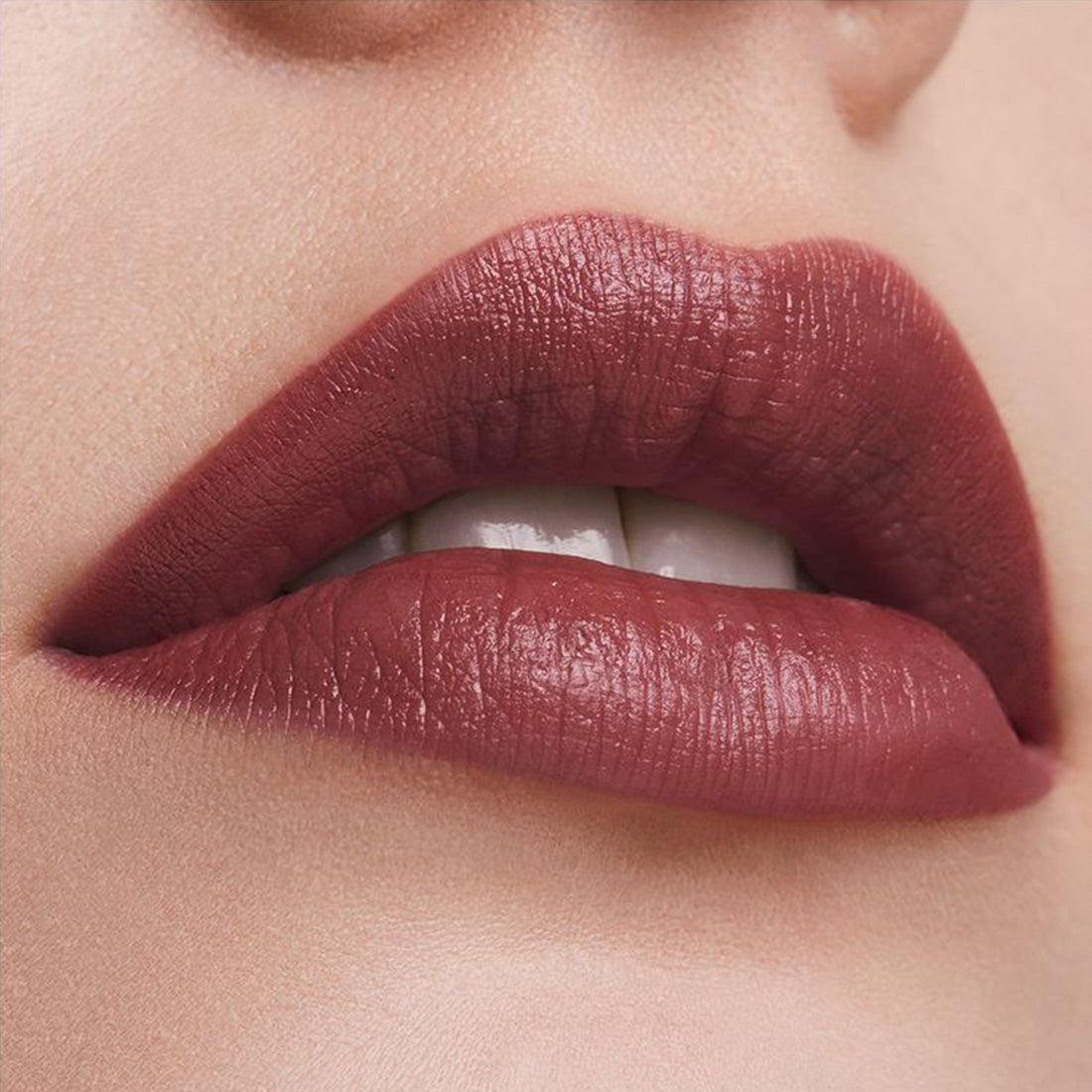 Pure Color Desire Cream Lipstick Rossetto 440 Irresistible_ESTGRFT19_Estee Lauder-2