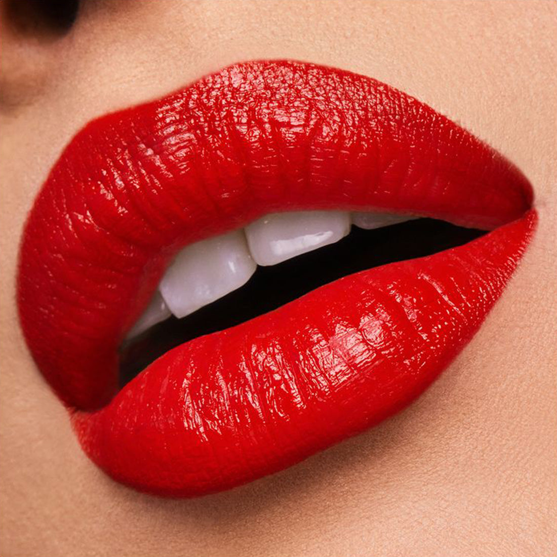 Pure Color Desire Cream Lipstick Rossetto 520 Carnal_ESTGRFT25_Estee Lauder-2