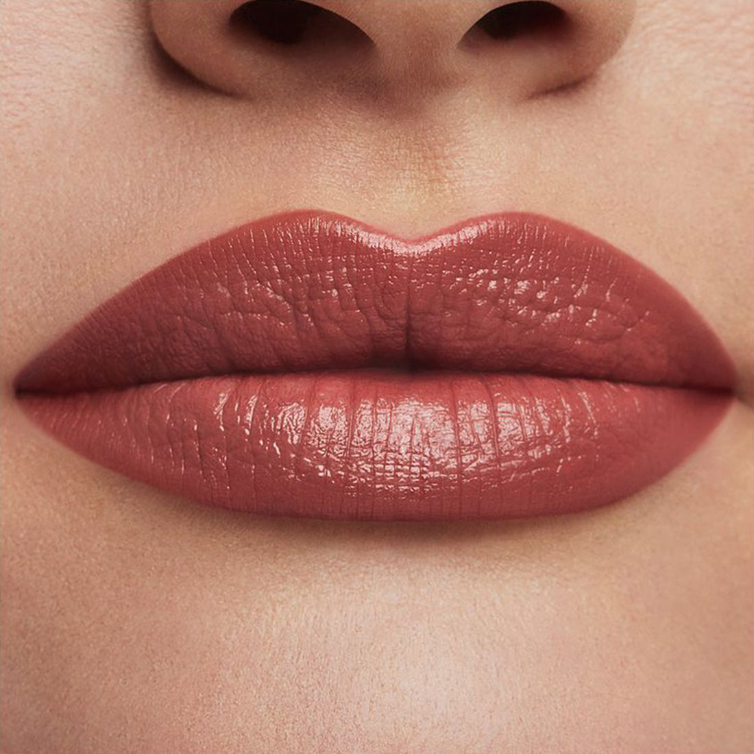 Pure Color Desire Cream Lipstick Rossetto 561 Intense Nude_ESTGRFT18_Estee Lauder-2