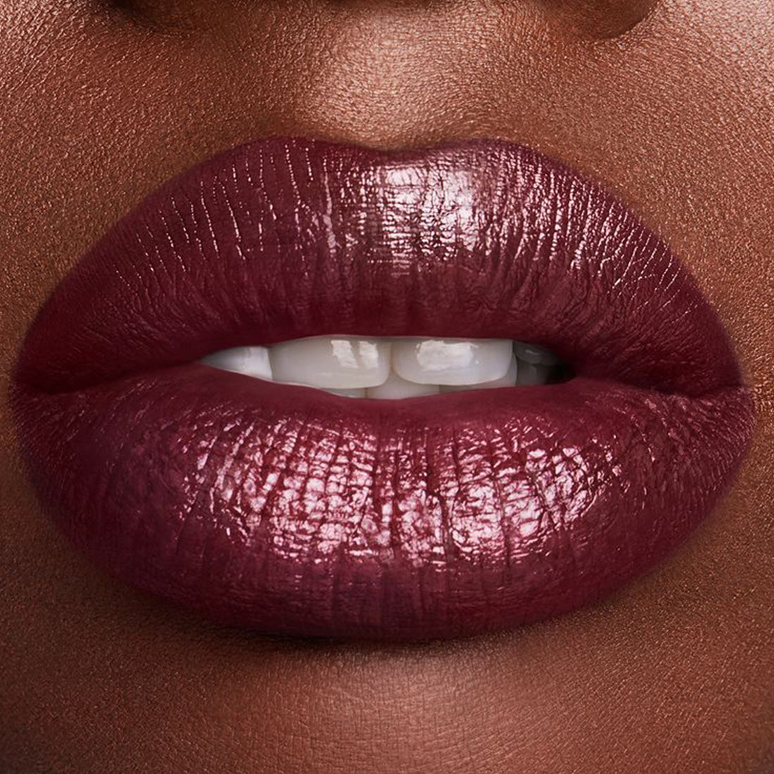 Pure Color Desire Cream Lipstick Rossetto 685 Midnight Kiss_ESTGRFT04_Estee Lauder-2