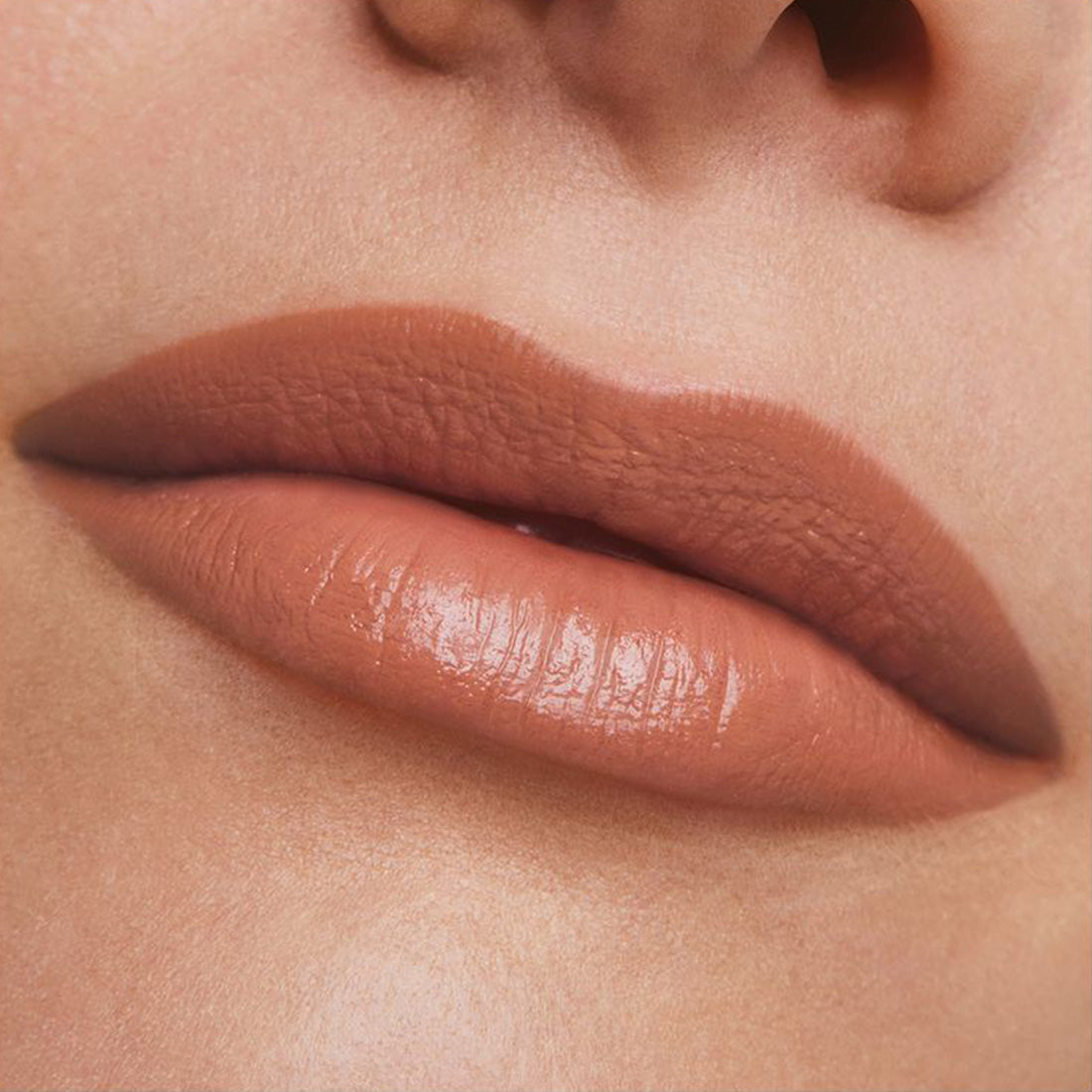 Pure Color Desire Cream Lipstick Rossetto 826 Modern Muse_ESTGRFT09_Estee Lauder-2