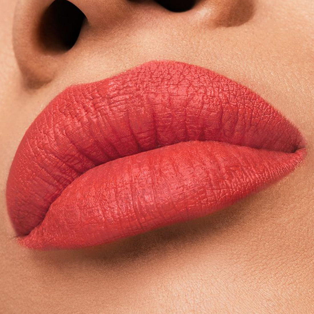 Pure Color Desire Matte Lipstick Rossetto 600 Visionary_ESTGRFW190000_Estee Lauder-2