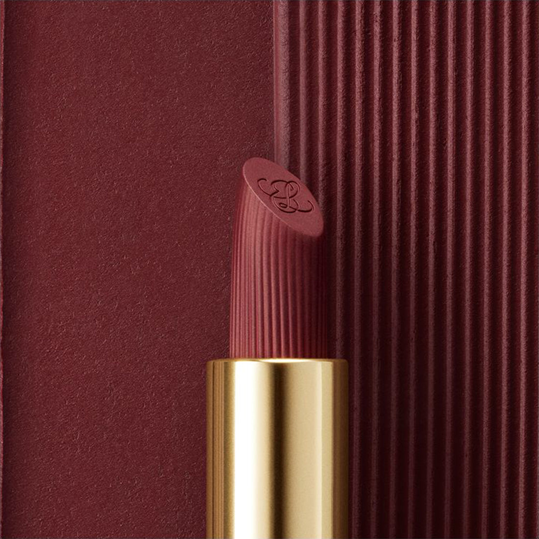 Pure Color Desire Matte Lipstick Rossetto 682 After Hours_ESTGRFW080000_Estee Lauder-3