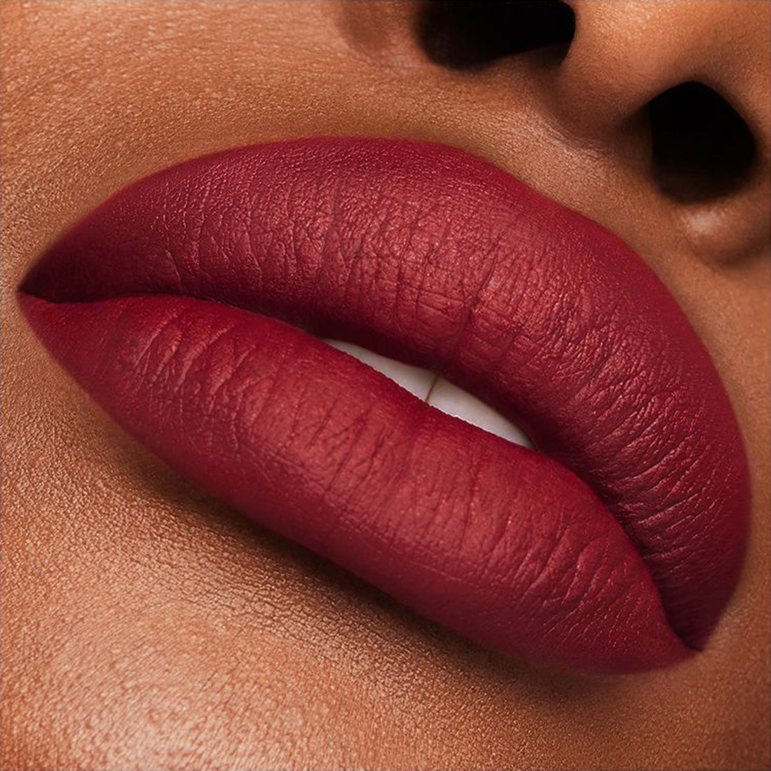Pure Color Desire Matte Lipstick Rossetto 689 Dark Desire_ESTGRFW280000_Estee Lauder-2