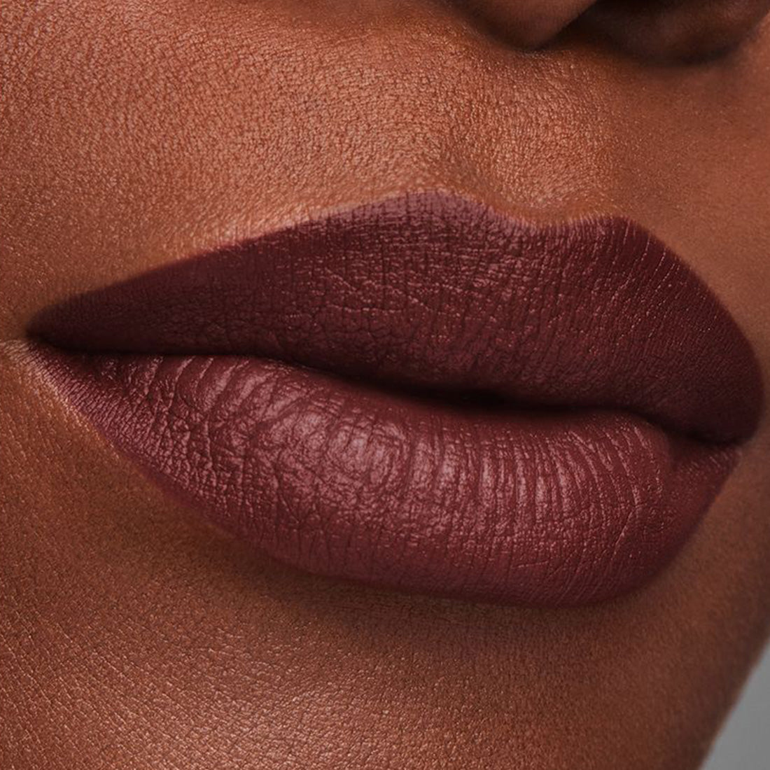 Pure Color Desire Matte Lipstick Rossetto 812 Change The World_ESTGRFW120000_Estee Lauder-2