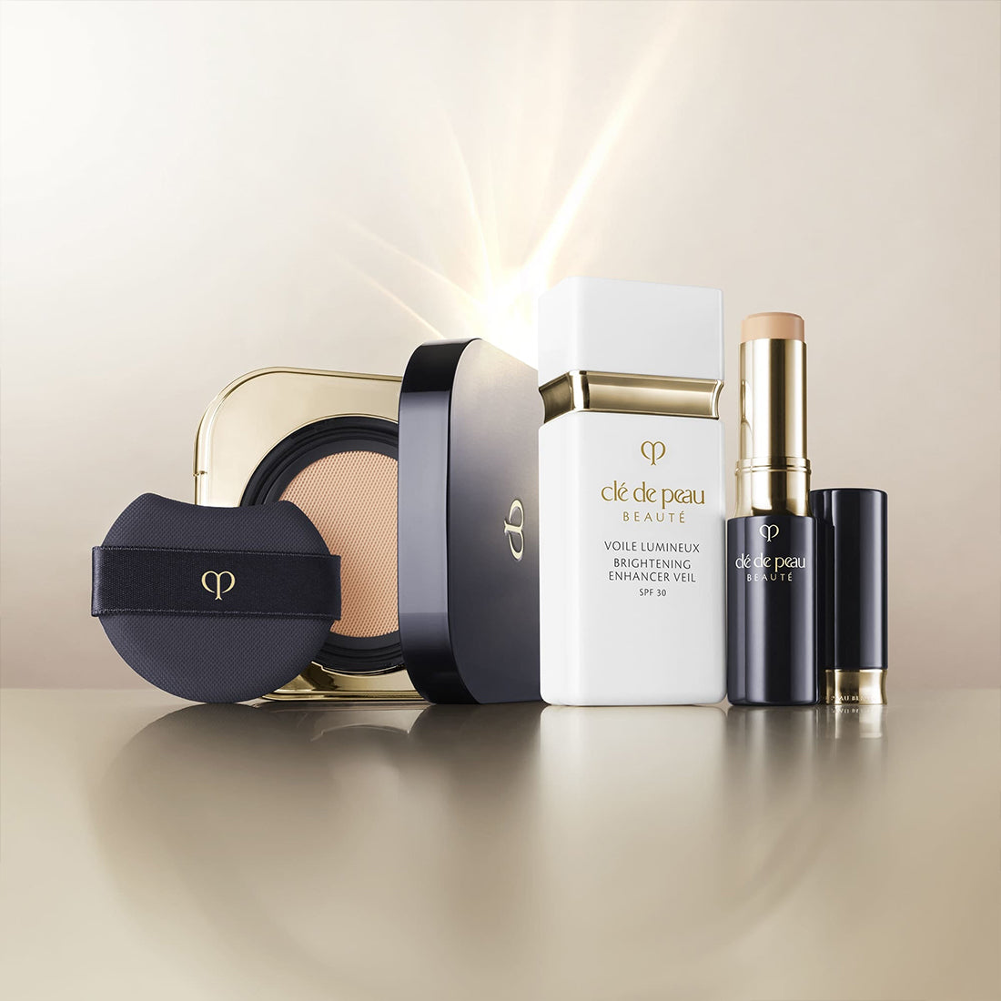 Radiant Cushion Foundation Natural Fondotinta Setoso B10 Light Beige_CDP10121424301_CLE' DE PEAU BEAUTE'-5