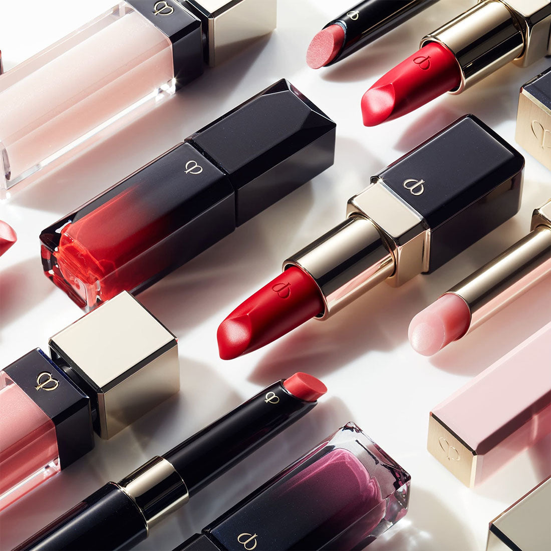 Radiant Lip Gloss Lucidalabbra Brillantezza Idratante e Radiosa 1 Rose Quartz_CDP10114080101_CLE' DE PEAU BEAUTE'-5
