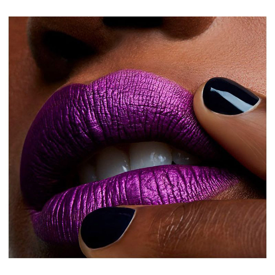 Retro Matte Liquid Lip Colour Metallics Tinta Liquida Effetto Matte Atomizer_MACS9W210_MAC-4