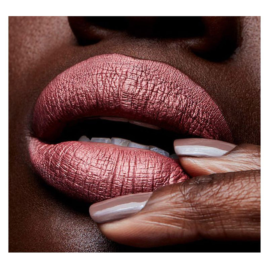Retro Matte Liquid Lip Colour Metallics Tinta Liquida Effetto Matte Gemz& Roses_MACS9W214_MAC-5