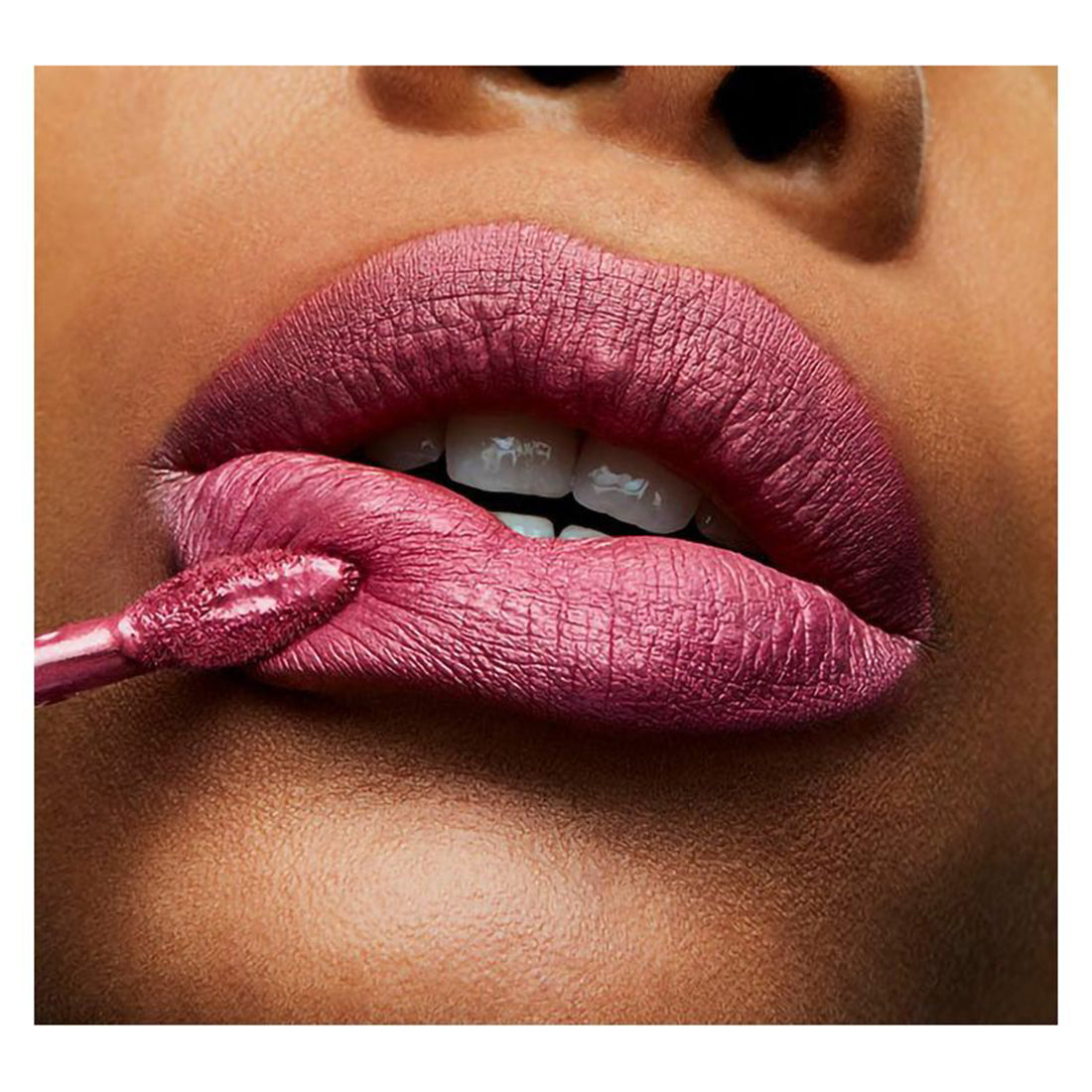 Retro Matte Liquid Lip Colour Metallics Tinta Liquida Effetto Matte Metallic Rose_MACS9W215_MAC-4