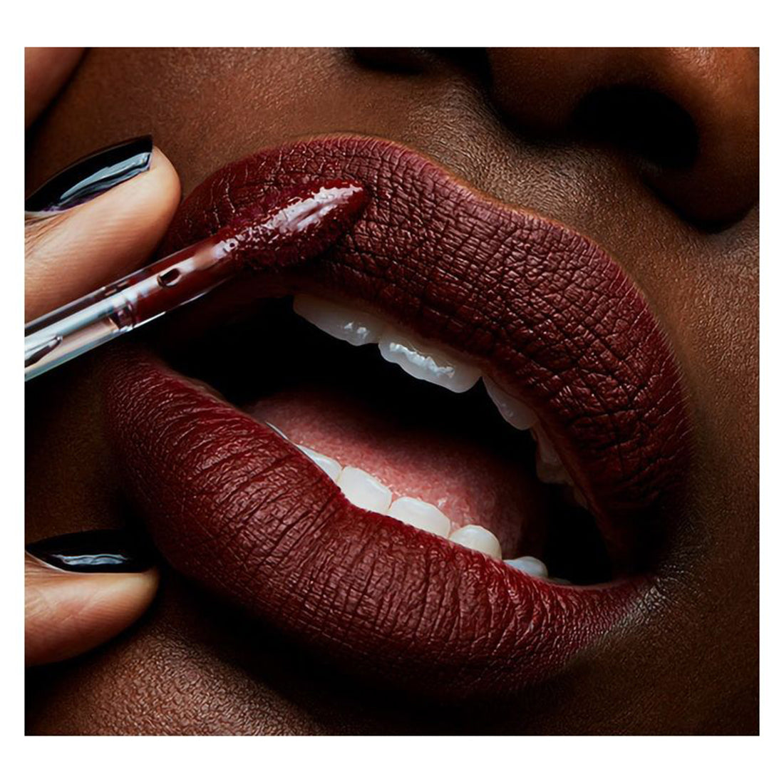 Retro Matte Liquid Lip Colour Tinta Liquida Effetto Matte Carnivorous_MACMY3N32_MAC-3