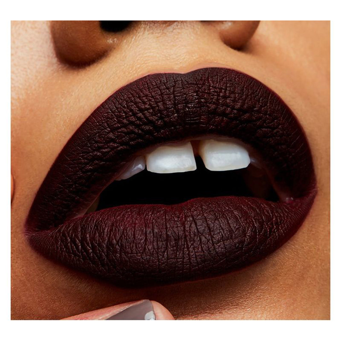 Retro Matte Liquid Lip Colour Tinta Liquida Effetto Matte High Drama_MACMY3N03_MAC-4