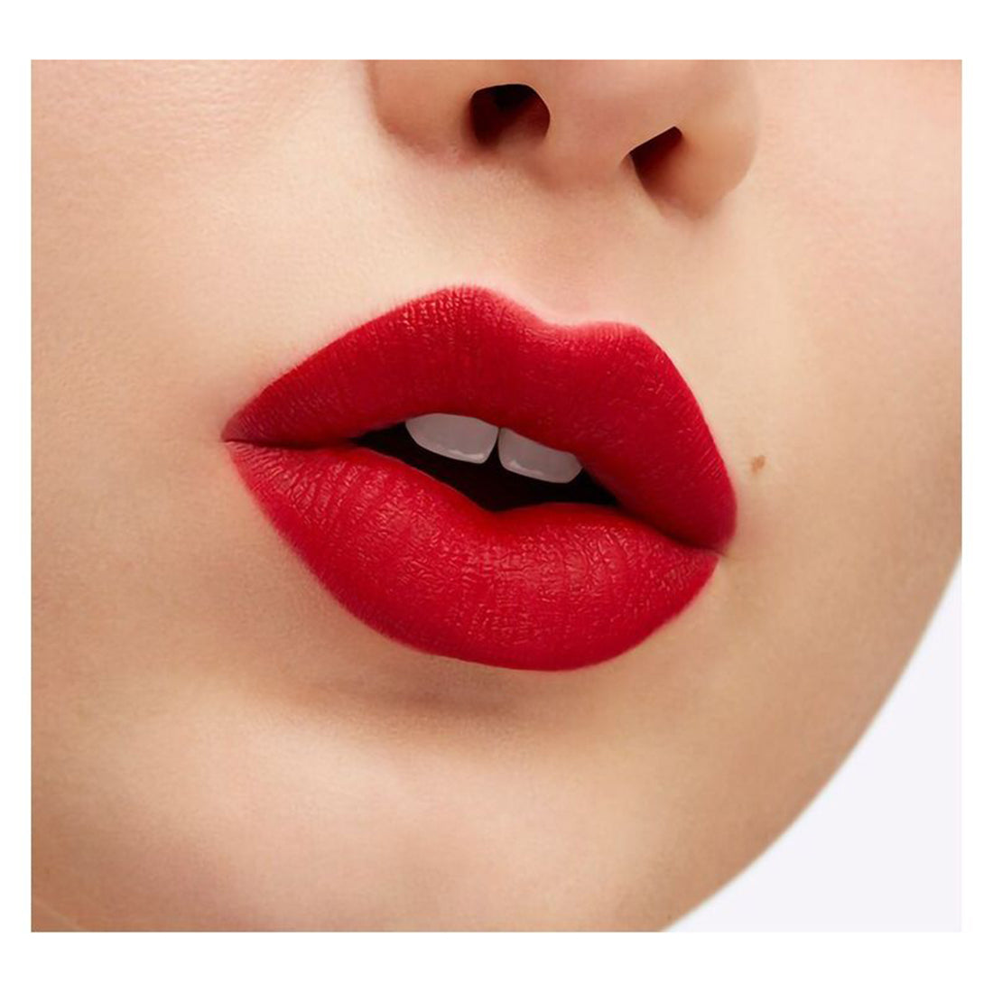 Retro Matte Liquid Lip Colour Tinta Liquida Effetto Matte Ruby Phew!_MACMY3N79_MAC-4