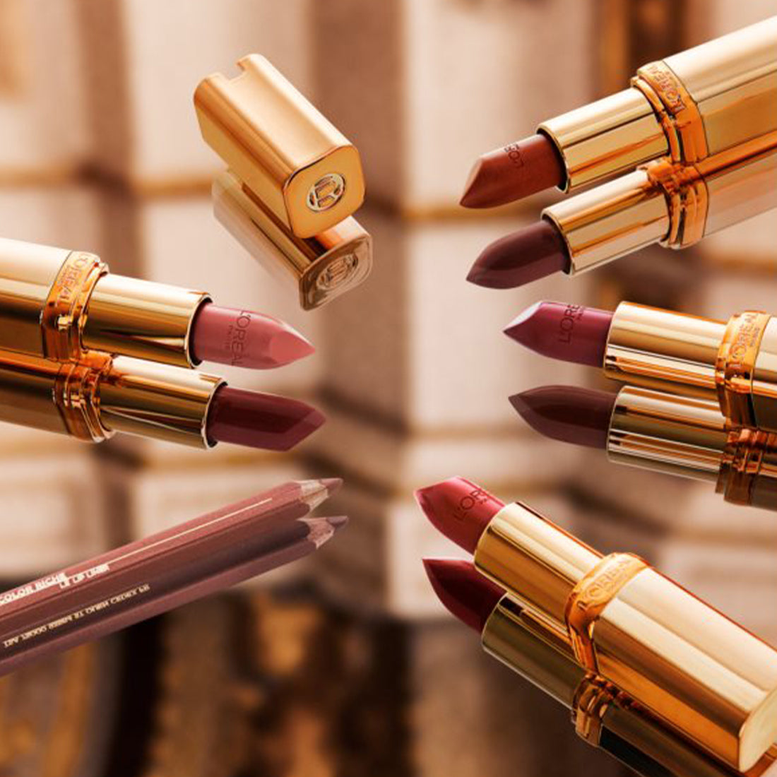 Rossetto Lunga Tenuta Color Riche Rossetto Lunga Tenuta 373 Magnetic Coral_COR5673910_L'Oreal-5