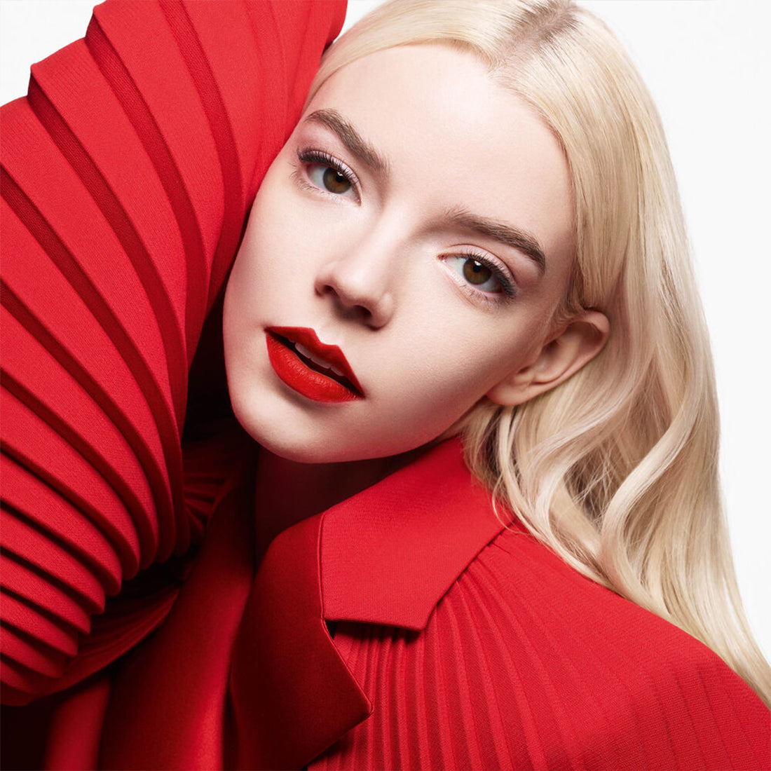 Rouge Dior Rossetto comfort e lunga tenuta satin 520 Feel Good_CDC035500520_Dior-5