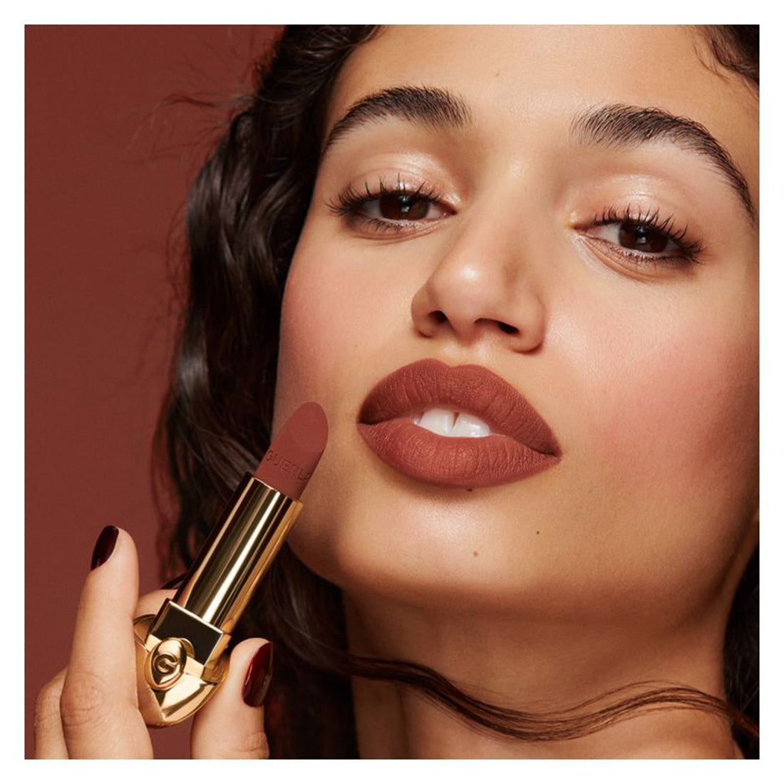 Rouge G Satin Rossetto Satinato 880 Le Rouge Rubis_GUE043913_Guerlain-5