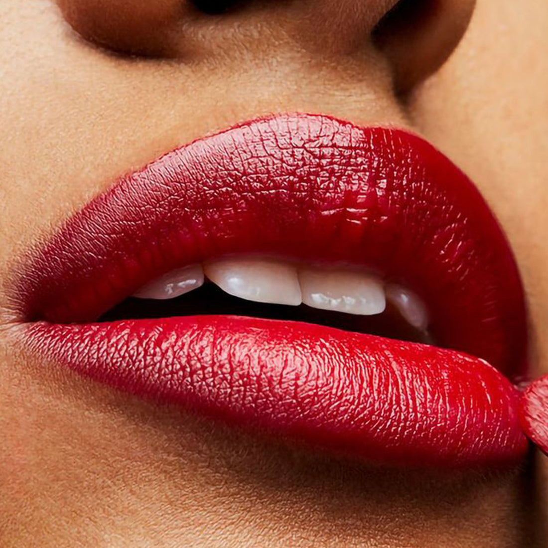 Satin Lipstick Rossetto Satinato MACred_MACM3EW44_MAC-2